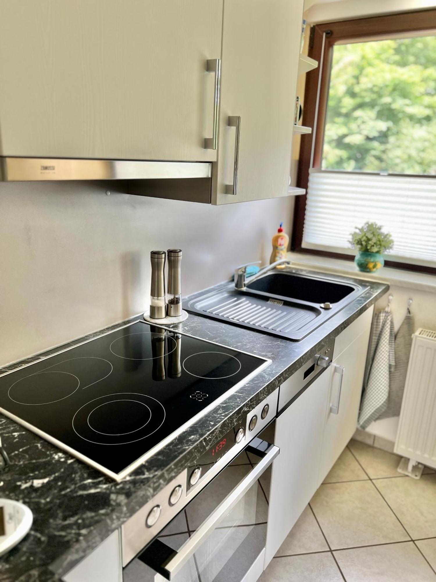 Peedy'S Luxurioese 60M² Wohnung Mit Balkonterrasse Stade Exteriér fotografie